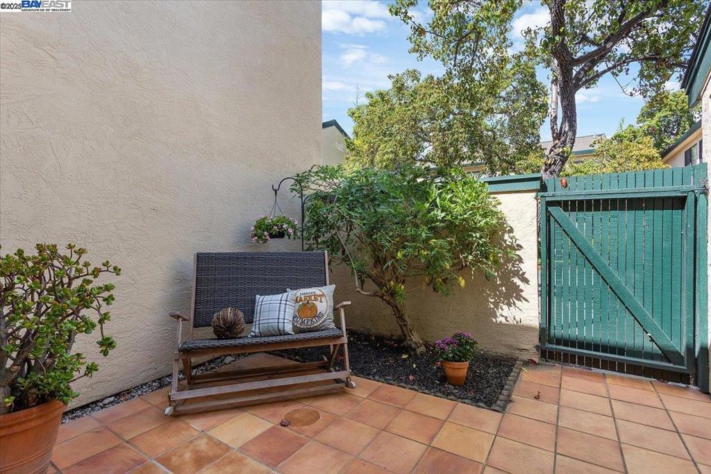 BAYWOOD - Residential