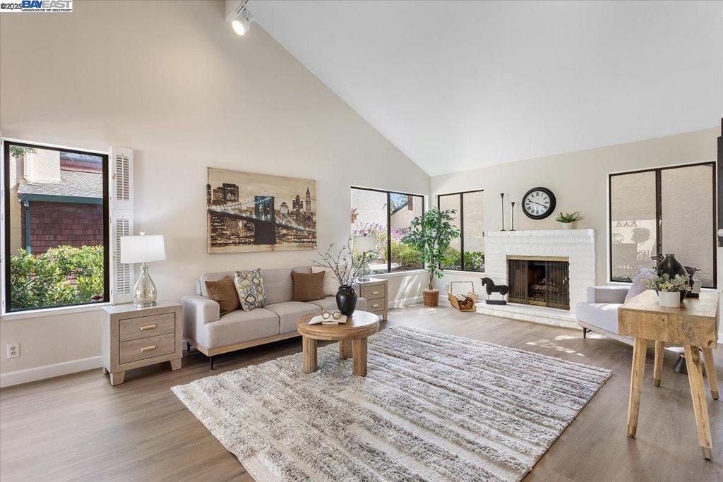 BAYWOOD - Residential