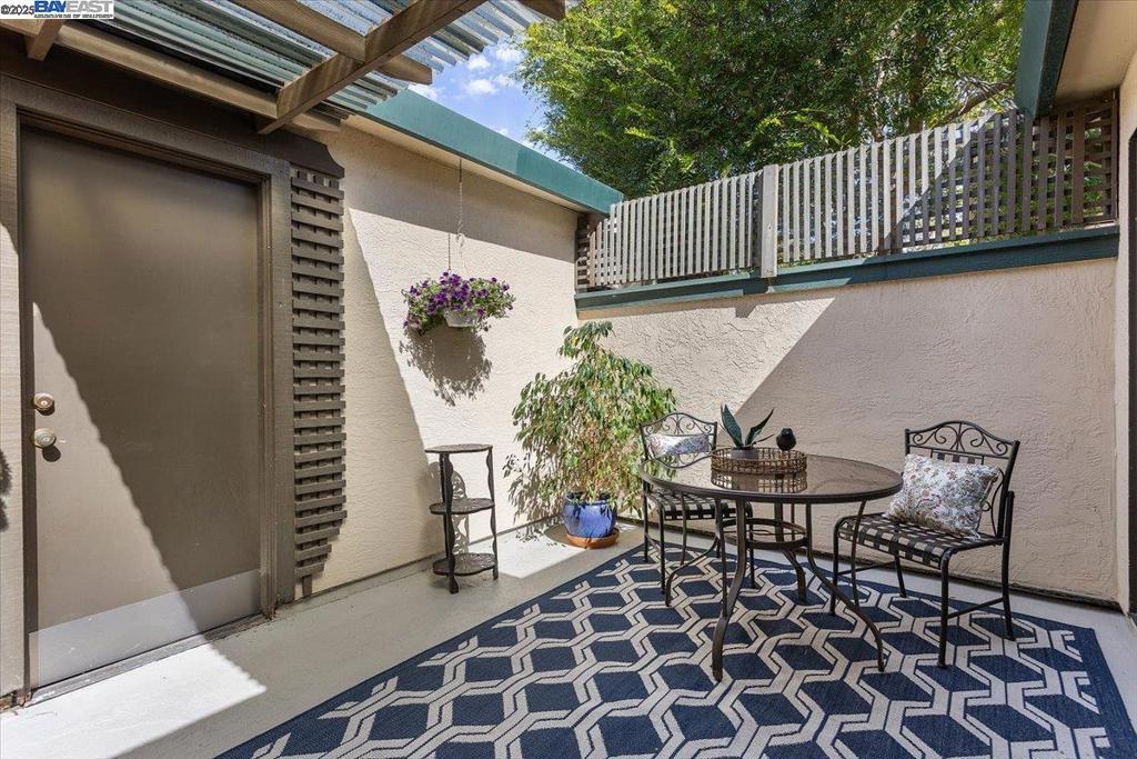 BAYWOOD - Residential