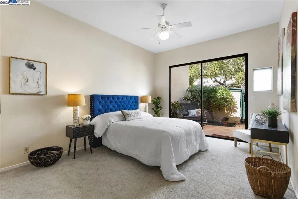 Alameda, California 94502, United States, 2 Bedrooms Bedrooms, ,2 BathroomsBathrooms,Residential,Active,220734