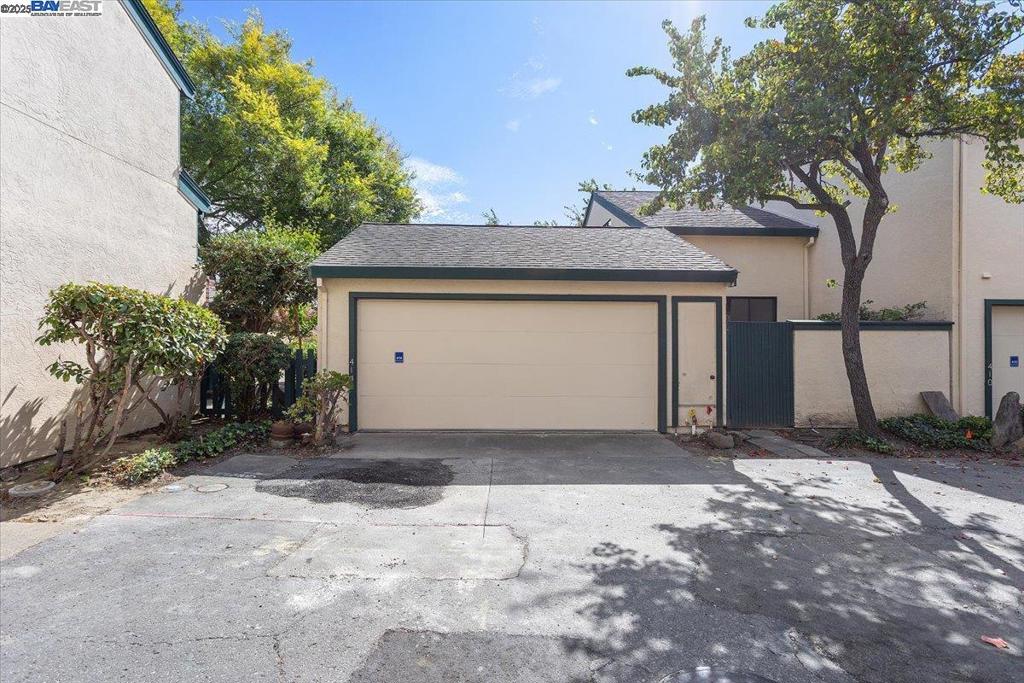 BAYWOOD - Residential