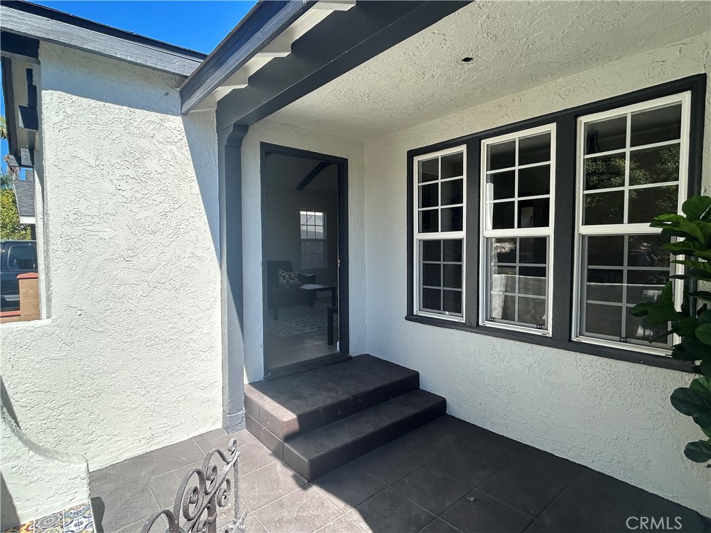 1138 N Banning