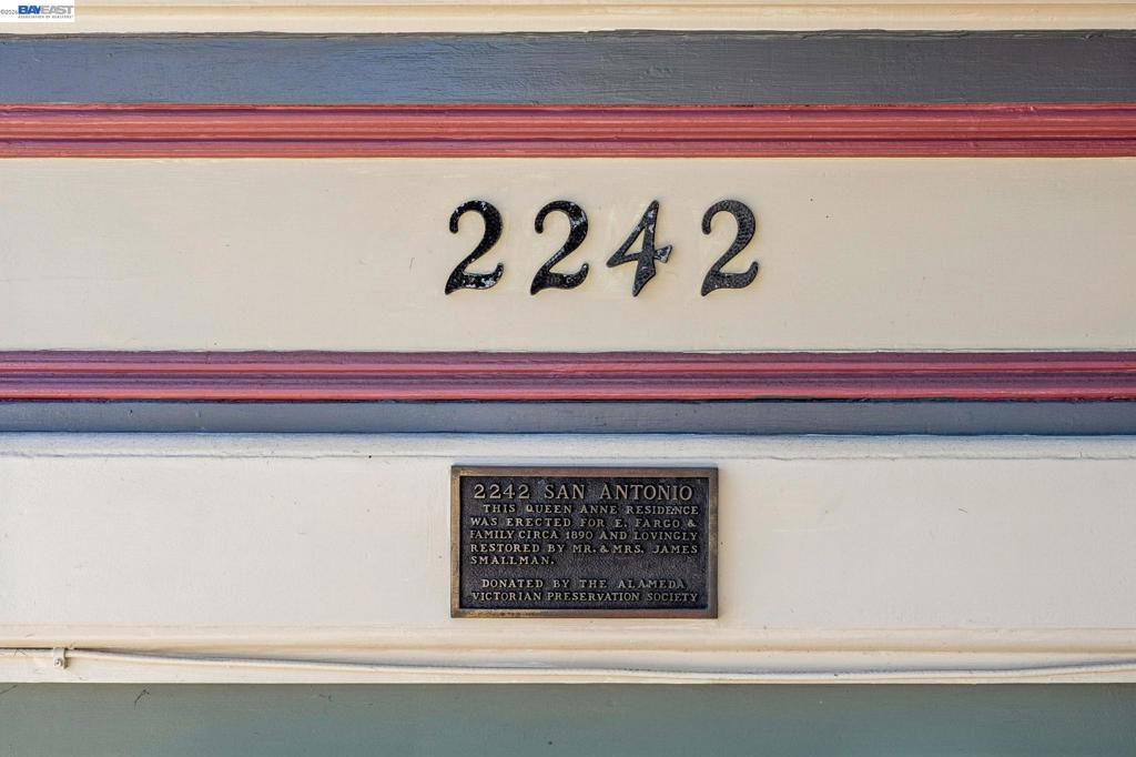 2242 San Antonio Ave