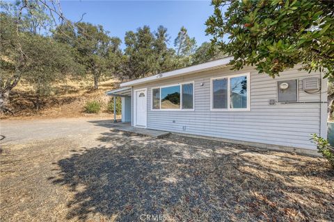 Photo of 10670 Lakeshore Drive, Clearlake, CA 95422 (MLS # LC25217898)