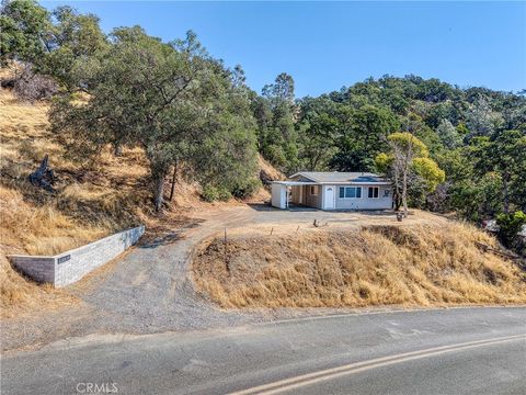 Photo of 10670 Lakeshore Drive, Clearlake, CA 95422 (MLS # LC25217898)