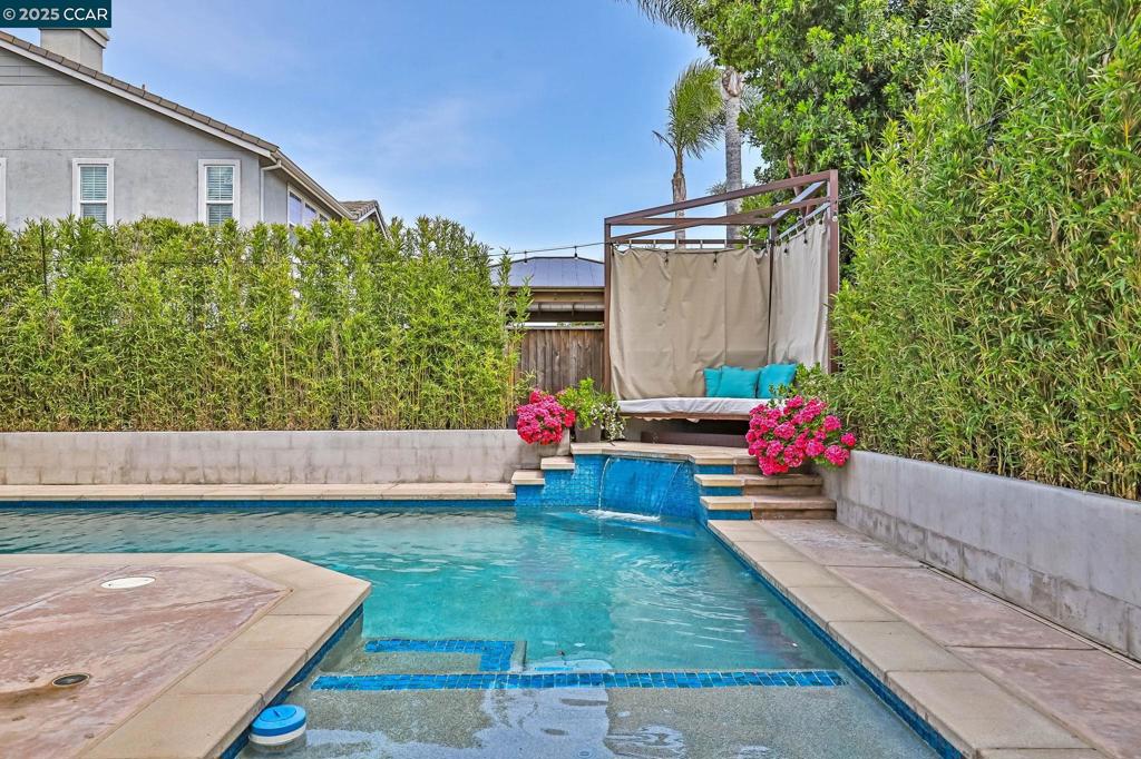 OAKLEY - Residential