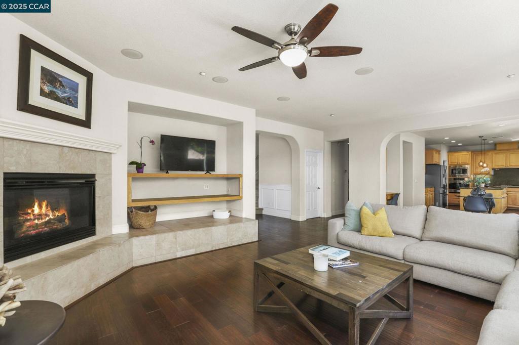 OAKLEY - Residential