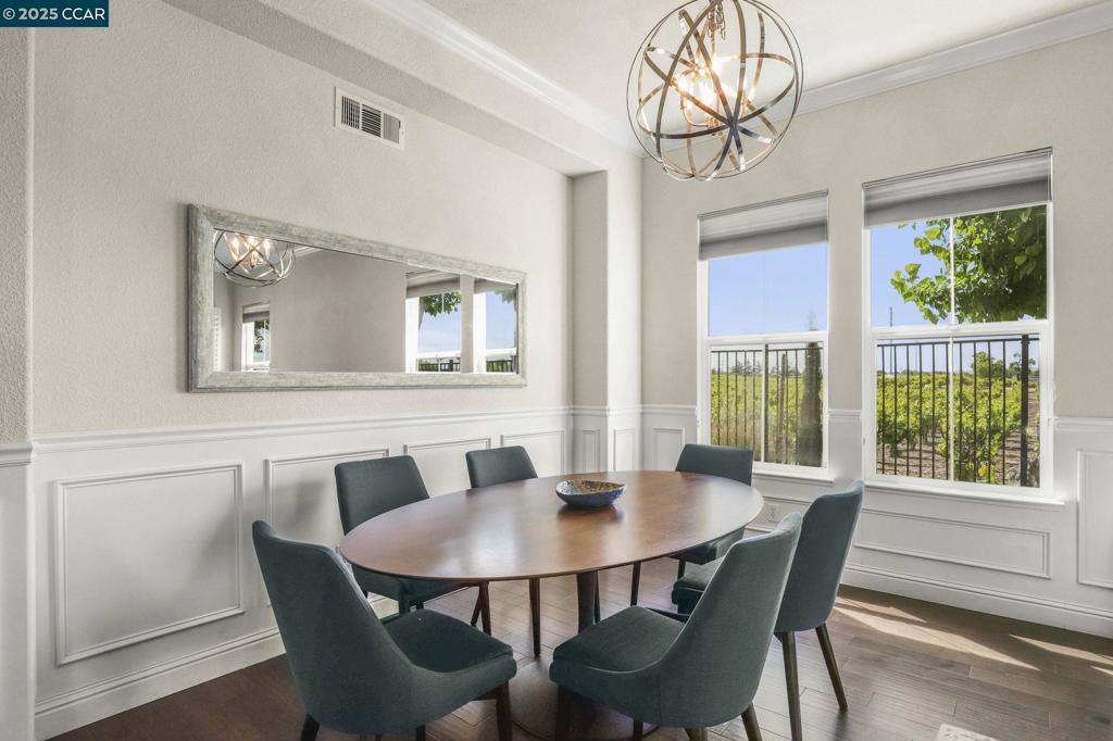 OAKLEY - Residential