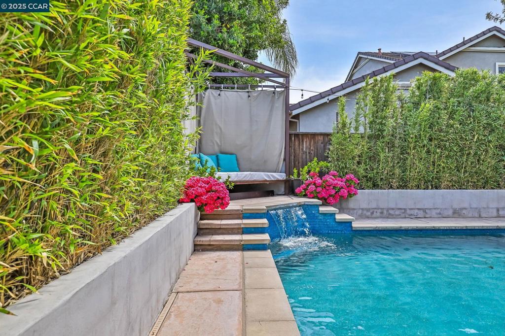 OAKLEY - Residential