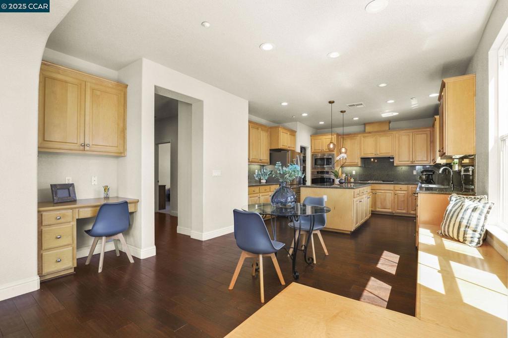 OAKLEY - Residential