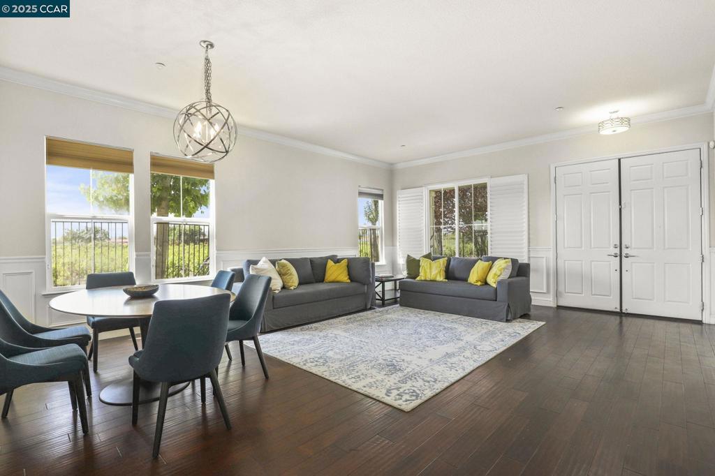 OAKLEY - Residential