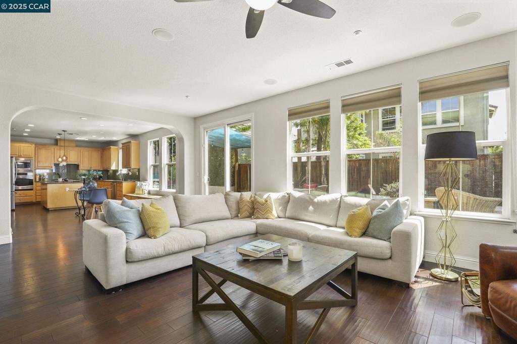 OAKLEY - Residential