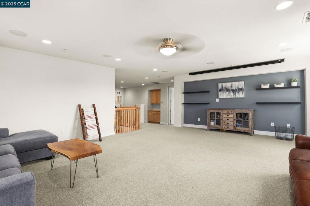 OAKLEY - Residential