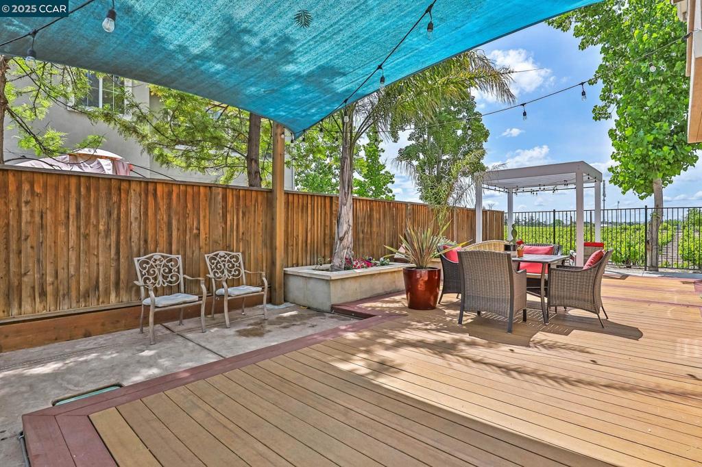 OAKLEY - Residential