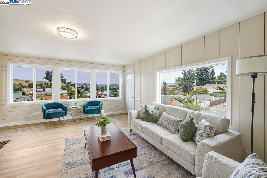 CASTRO VALLEY - Residential