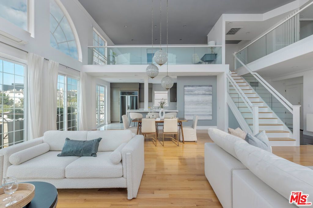 Photo of 11723 Goshen Avenue #302, Los Angeles, CA 90049 (MLS # 26670173)