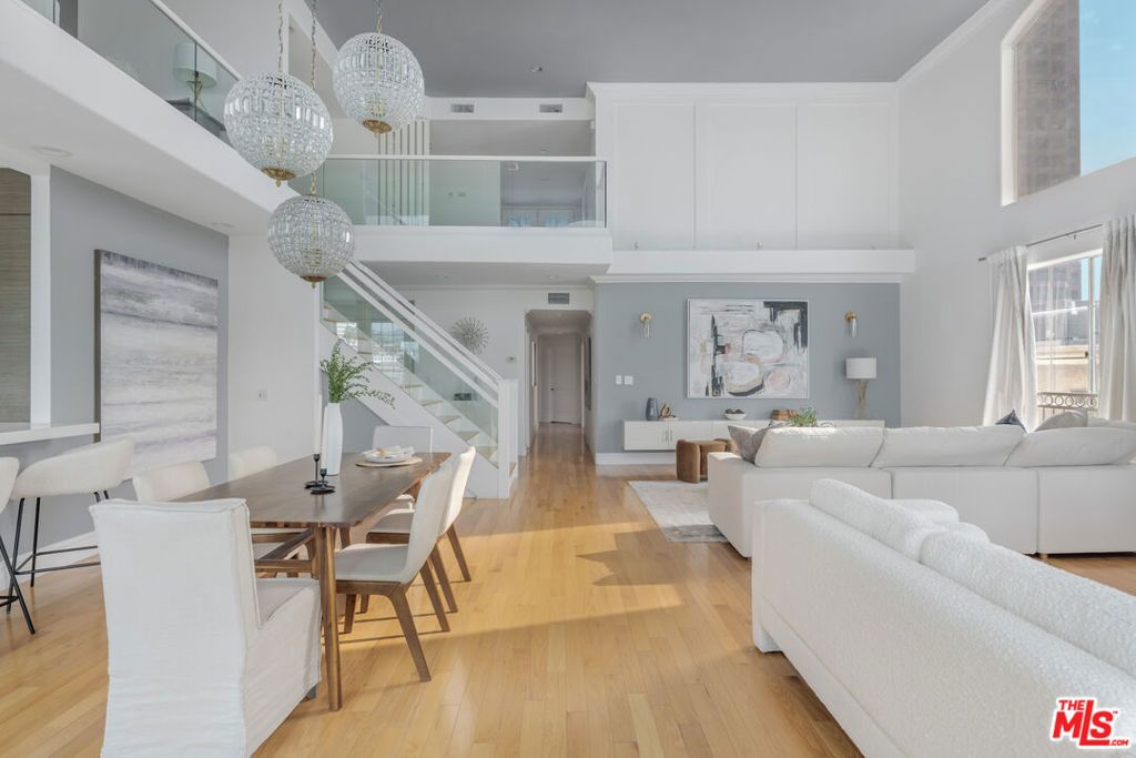 Photo of 11723 Goshen Avenue #302, Los Angeles, CA 90049 (MLS # 26670173)