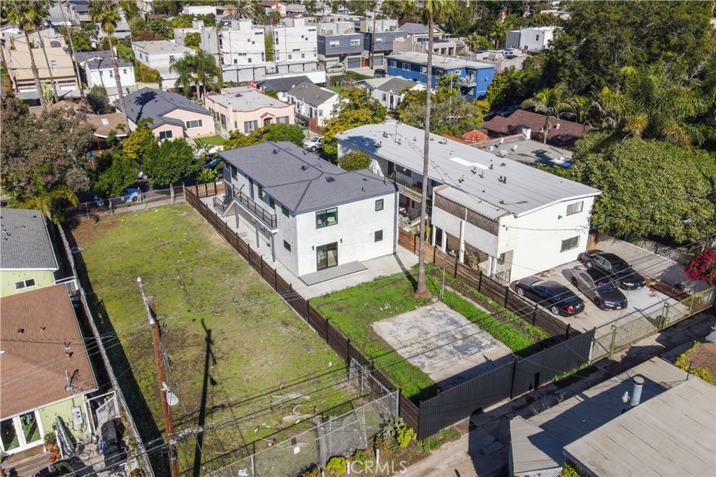 528 Westminster Avenue