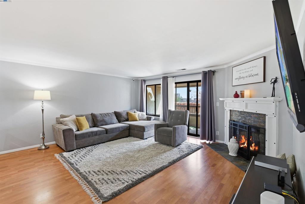 GARDENWOOD TER 1 - Residential