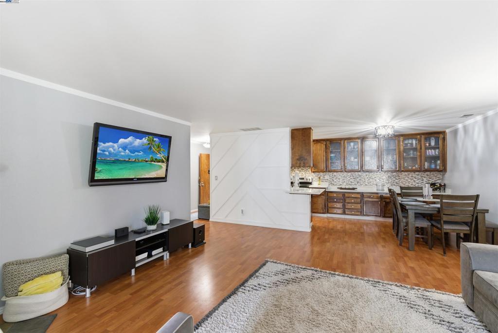 GARDENWOOD TER 1 - Residential