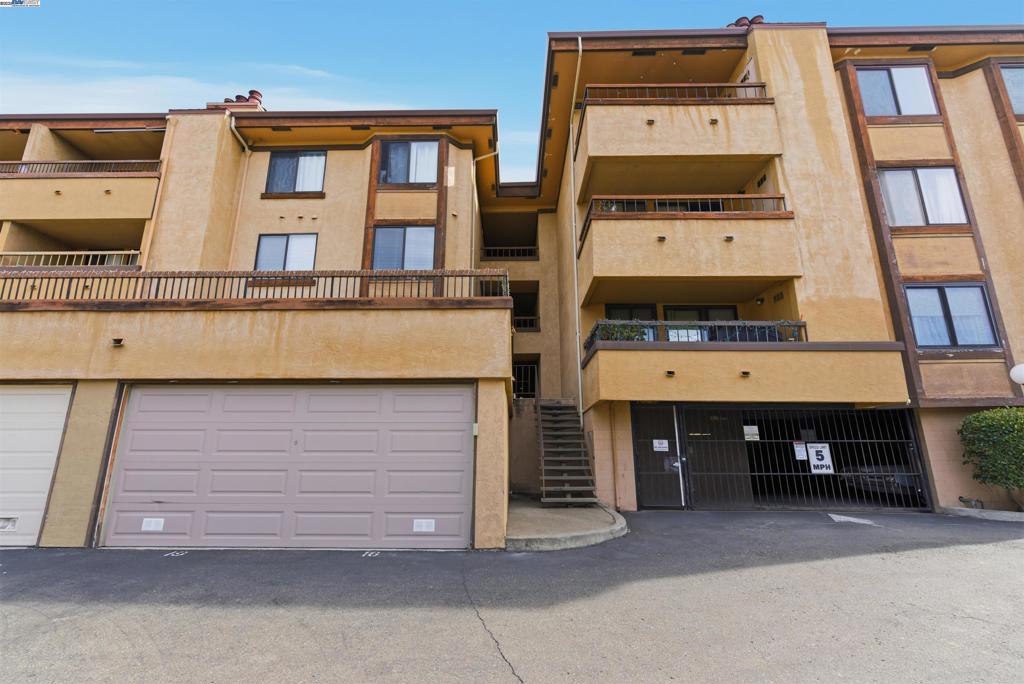 GARDENWOOD TER 1 - Residential