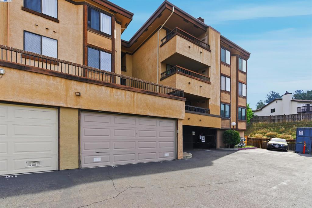 GARDENWOOD TER 1 - Residential