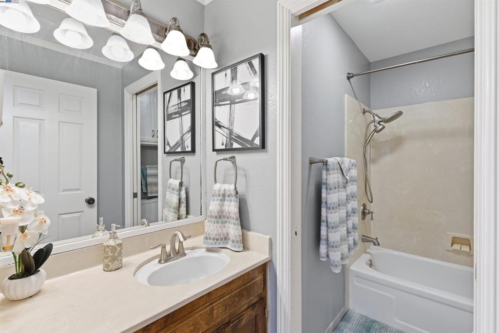 GARDENWOOD TER 1 - Residential