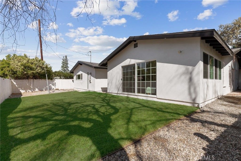 Photo of 23312 Ostronic Dr, Woodland Hills, CA 91367 (MLS # SR26073865)