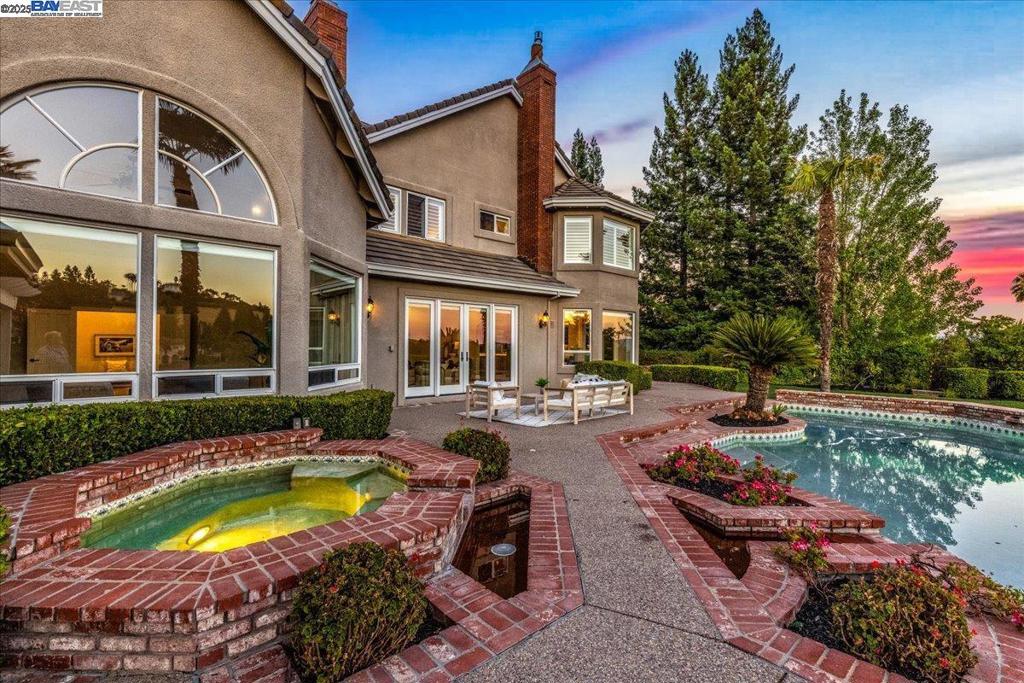 3411 Deer Ridge Dr