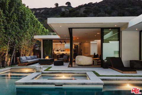 1952 N Beverly Drive Beverly Hills CA 90210