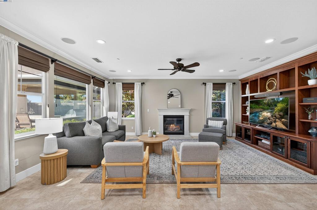 SOUTH LIVERMORE - Residential