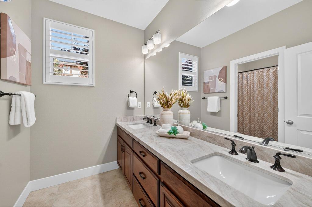 SOUTH LIVERMORE - Residential