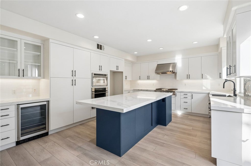 62 Logan, Irvine CA 92620