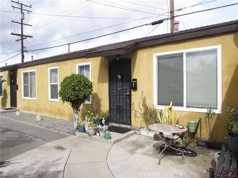 Photo of 5115 Loma Vista Ave, Maywood, CA 90270 (MLS # MB26032645)