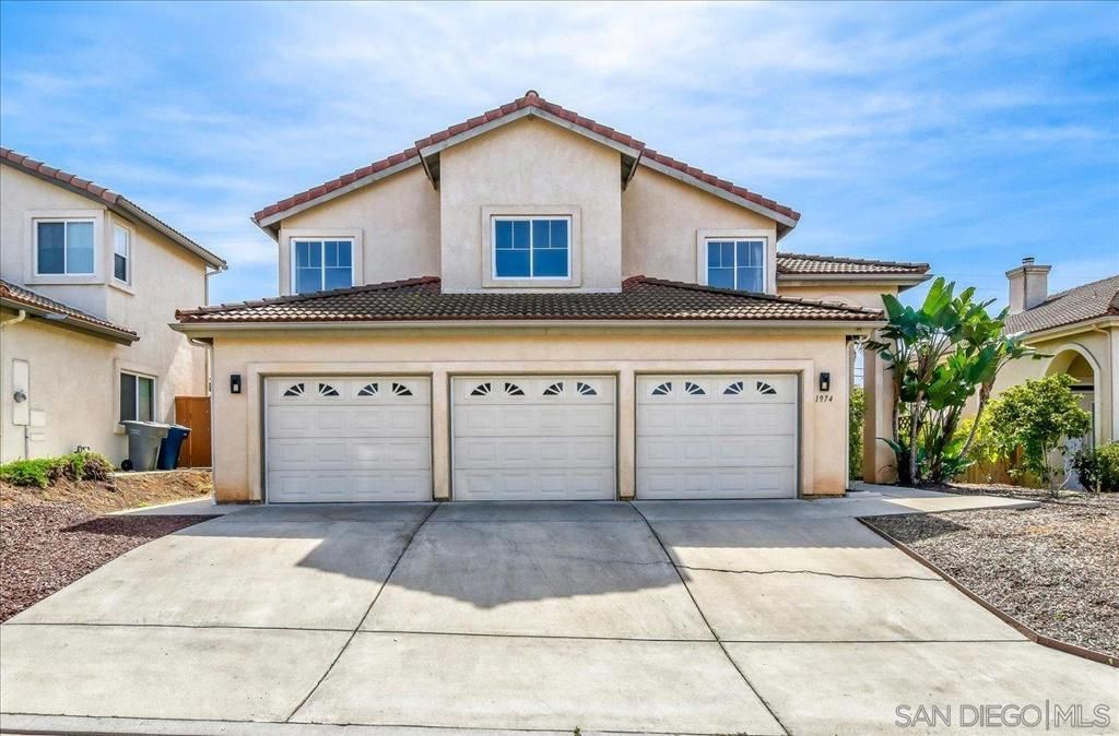 Photo of 1974 Olivia Gln Gln, Escondido, CA 92025 (MLS # 260006310SD)