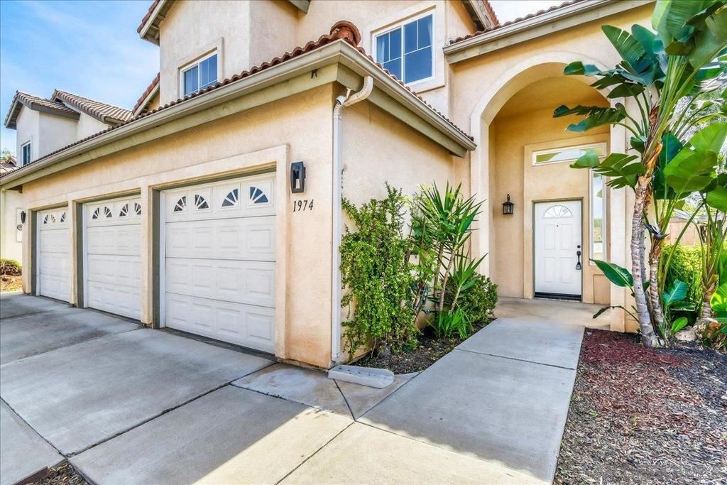 Photo of 1974 Olivia Gln Gln, Escondido, CA 92025 (MLS # 260006310SD)