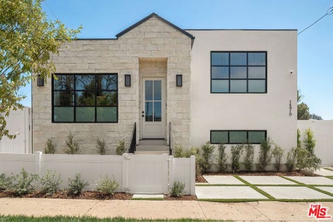 Photo of 14816 Drummond Street, Pacific Palisades, CA 90272 (MLS # 26842837)