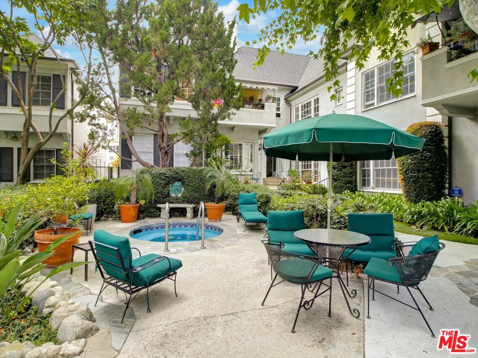 Photo of 1327 N Hayworth Avenue, West Hollywood, CA 90046 (MLS # 26986315)