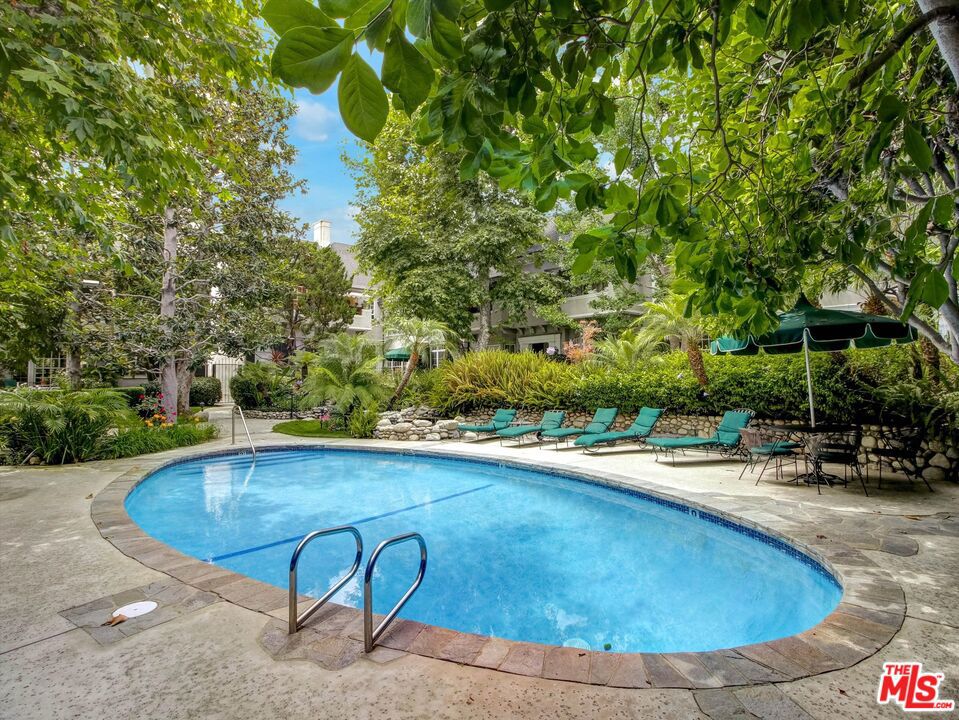 1327 N Hayworth Avenue, West Hollywood CA 90046
