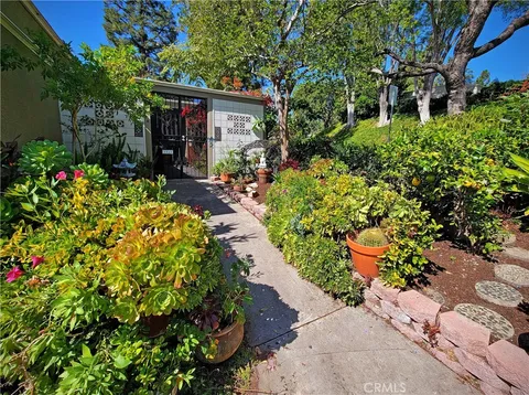 MLS: OC26073102