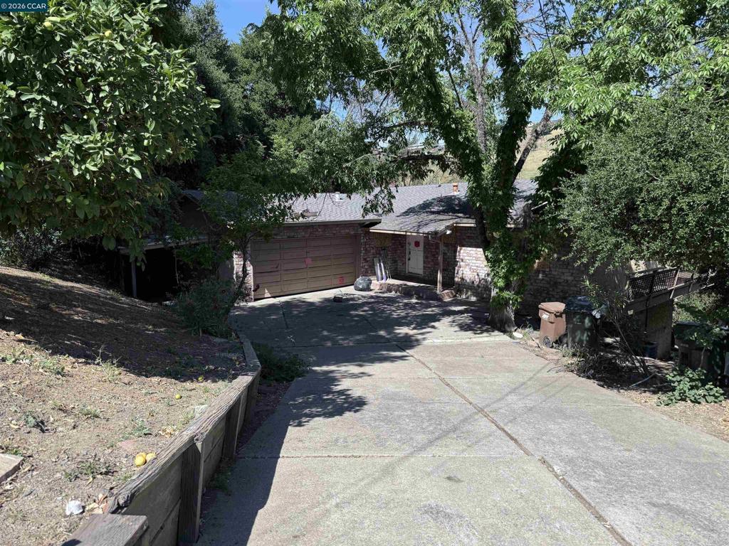 93 Mackie Dr