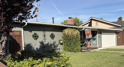 Photo of 2377 Fosgate Avenue, Santa Clara, CA 95050 (MLS # ML82040574)