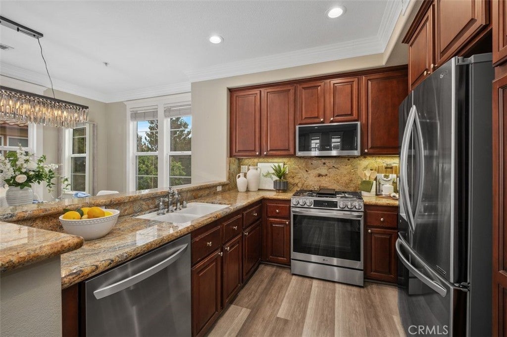 347 Tall Oak, Irvine CA 92603 - Photo 7