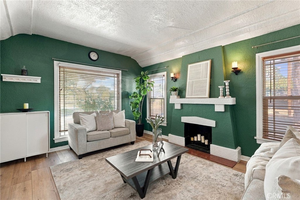 2390 Oregon
