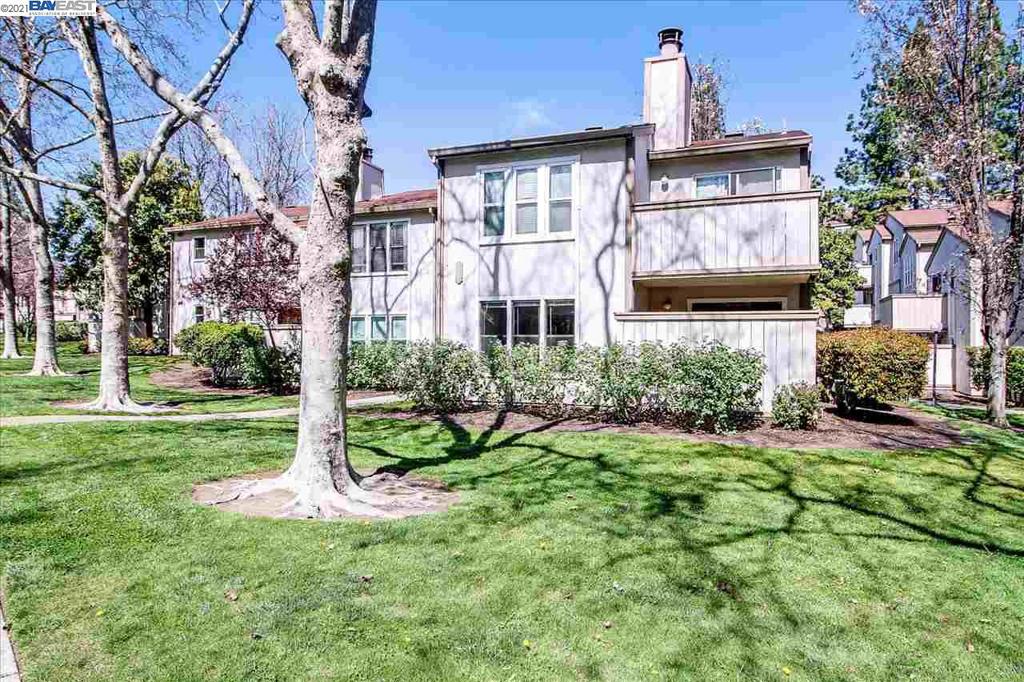 Cozy 2 BR 1BA Condo in the Top-rated College Park High school district community ,signed parking space, extra storage, Laundry facility and the community pool just steps away. Walkable to shopping center , supermarket ,restaurants , Diablo Valley College , Parks and more. easy access HW680. It perfect for first time home buyer or an investor . A MUST BE SEE !