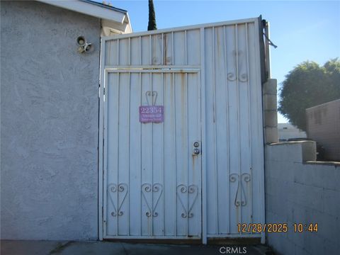 Photo of 22354 Dolorosa, Woodland Hills, CA 91367 (MLS # SR25280865)