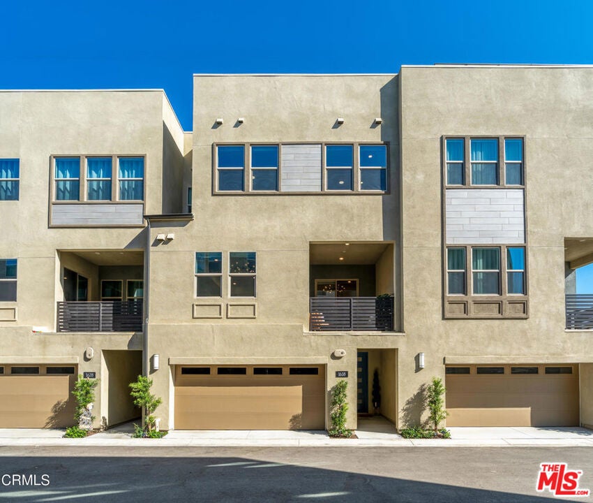1618 Hollyleaf Terrace