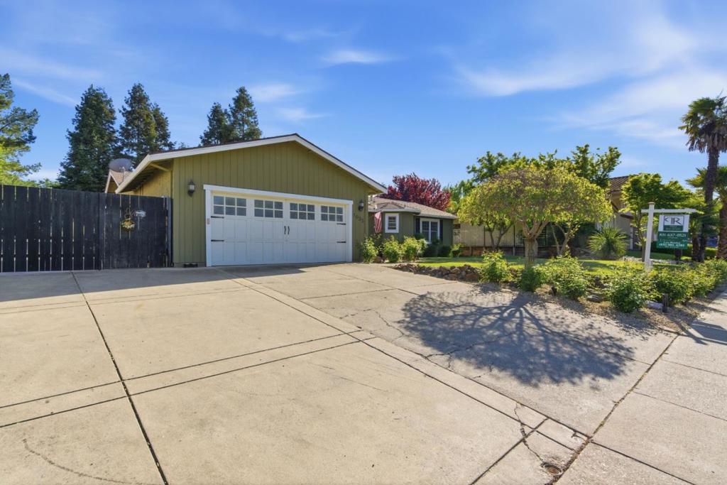 1035 Easy Street