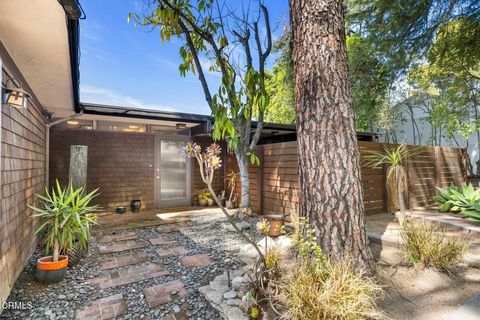 Photo of 4639 El Camino Corto, La Canada Flintridge, CA 91011 (MLS # P1-23320)