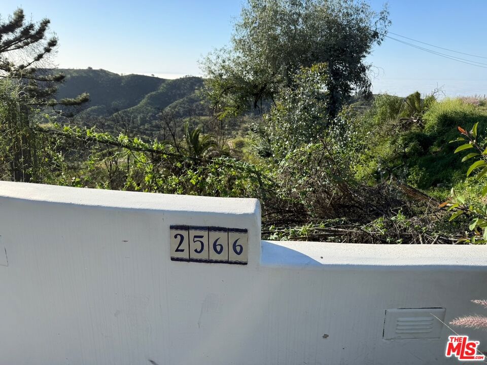 2566 Tuna Canyon Road